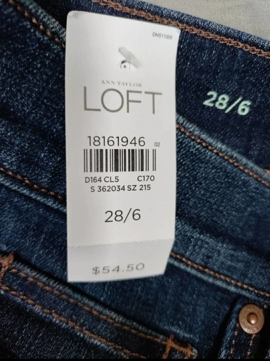 Ann Taylor Loft bermuda Jean Shorts Size 6 (28) Blue NEW - Picture 3 of 4